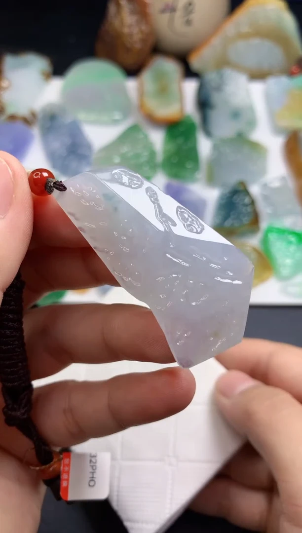 颈饰未镶嵌翡翠