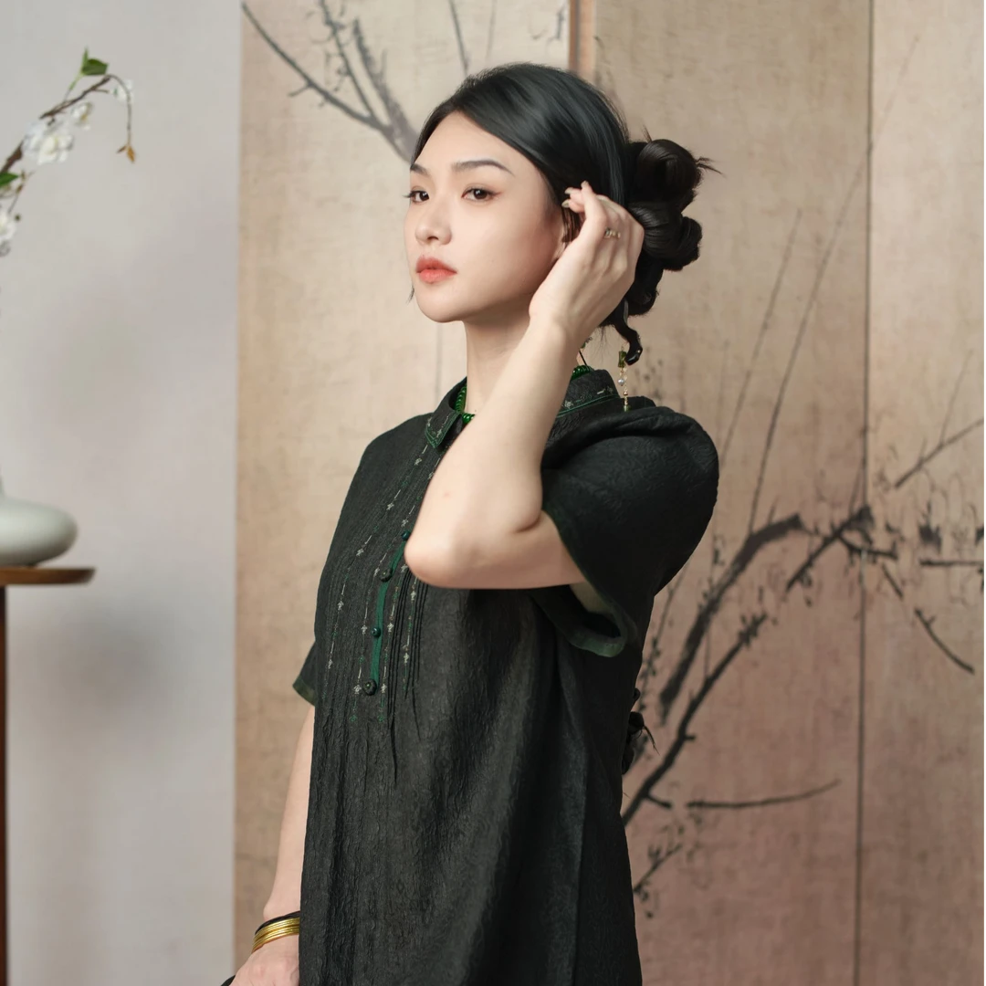 CHEN HENG真丝香云纱连衣裙立领中长款刺绣POLO领设计师赫本风