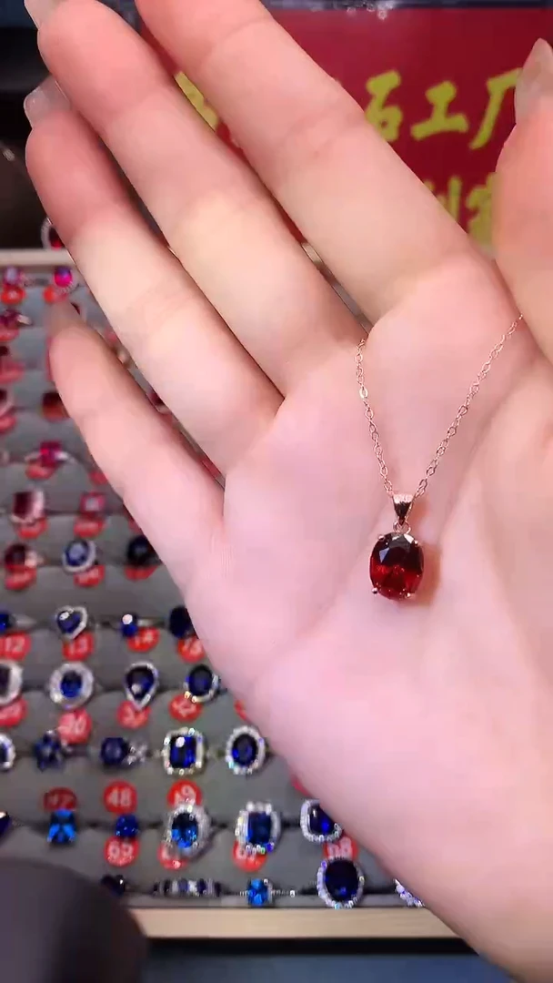 【闪购商品】石榴石吊坠(赠链)银S925镶嵌111111