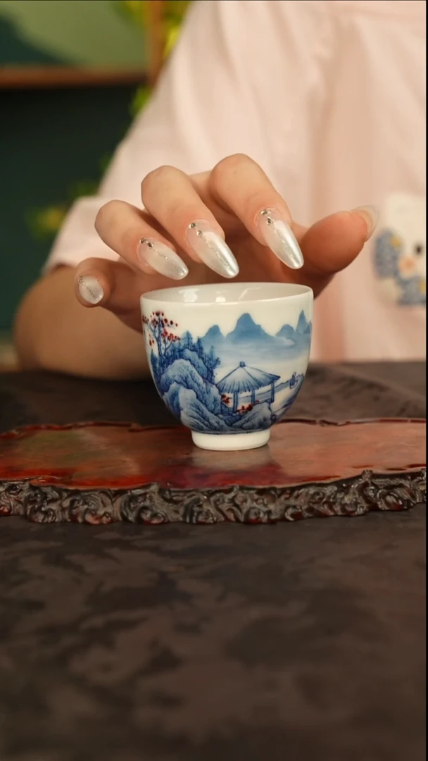 青花手绘山水主人杯