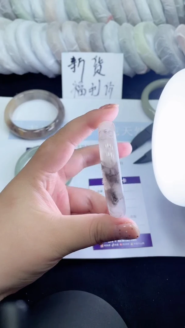 石英质玉手镯未镶嵌A109