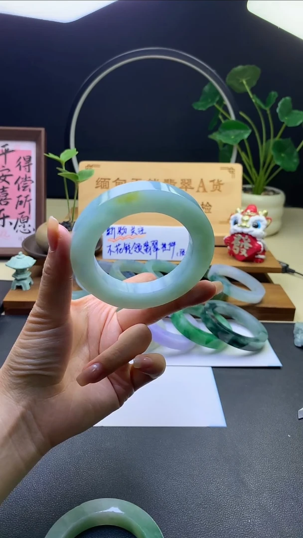 未镶嵌翡翠手镯定制定制翡翠湖水蓝