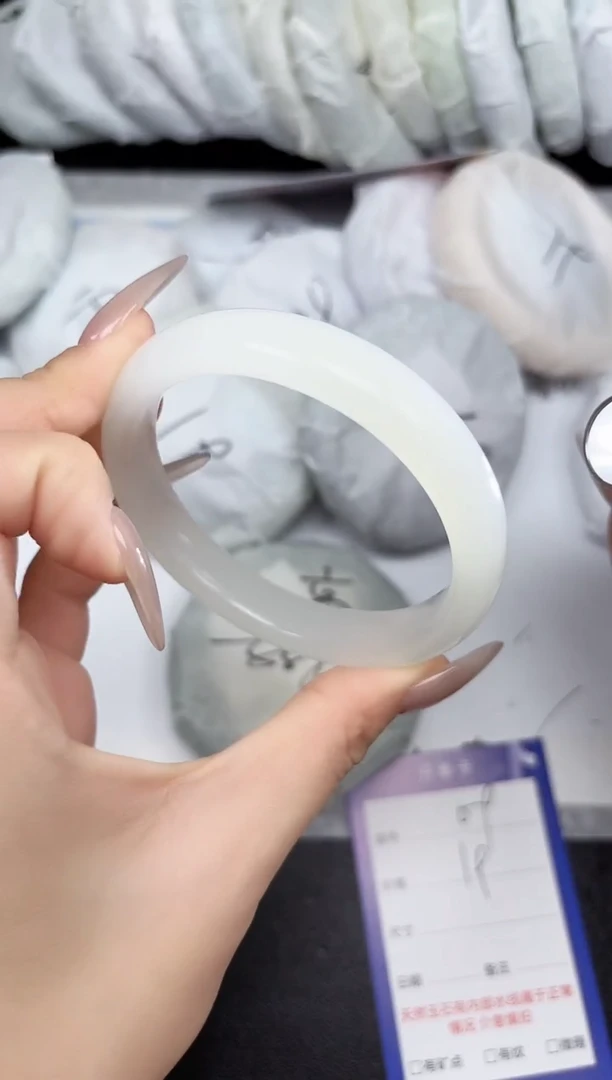 未镶嵌手镯石英质玉9/5960