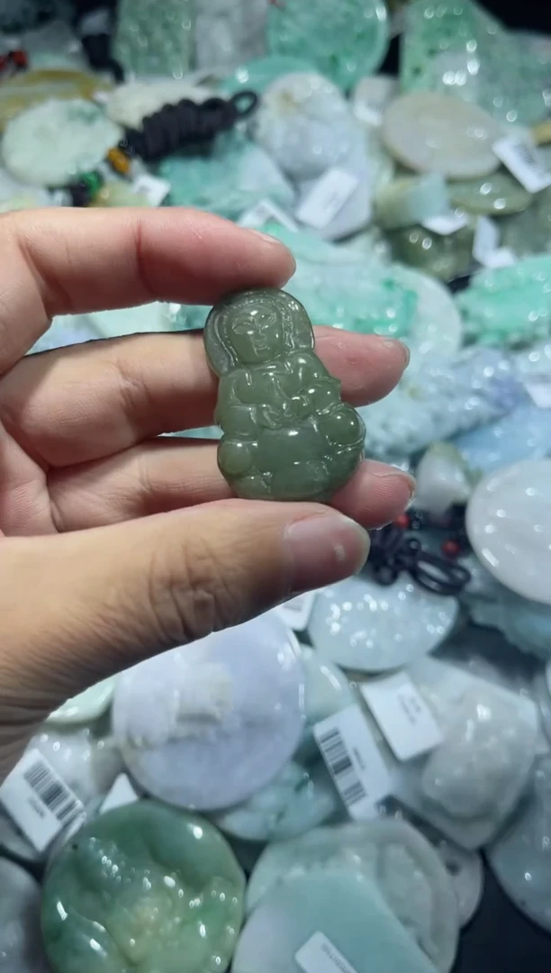 【闪购商品】翡翠颈饰未镶嵌00012071