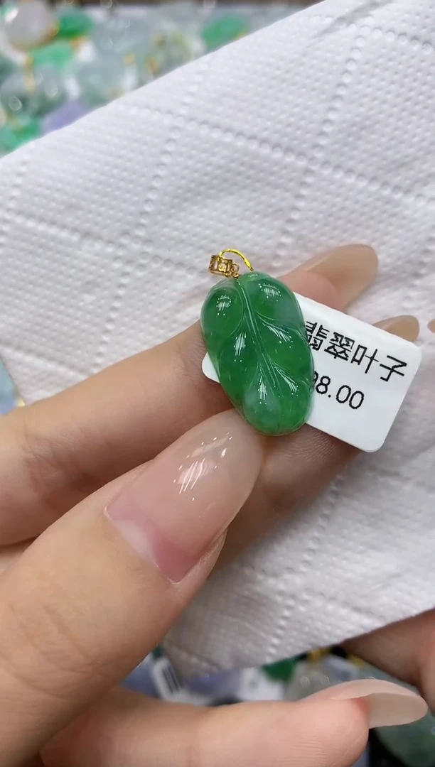 颈饰18K金镶嵌翡翠111111111111