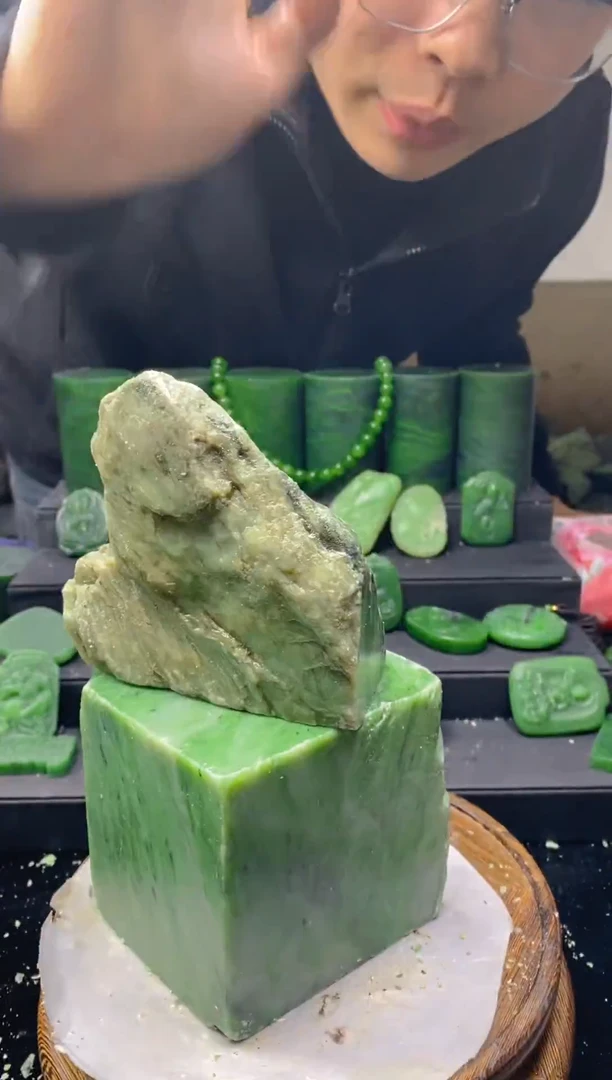 未镶嵌和田玉（碧玉）珠宝半成品1