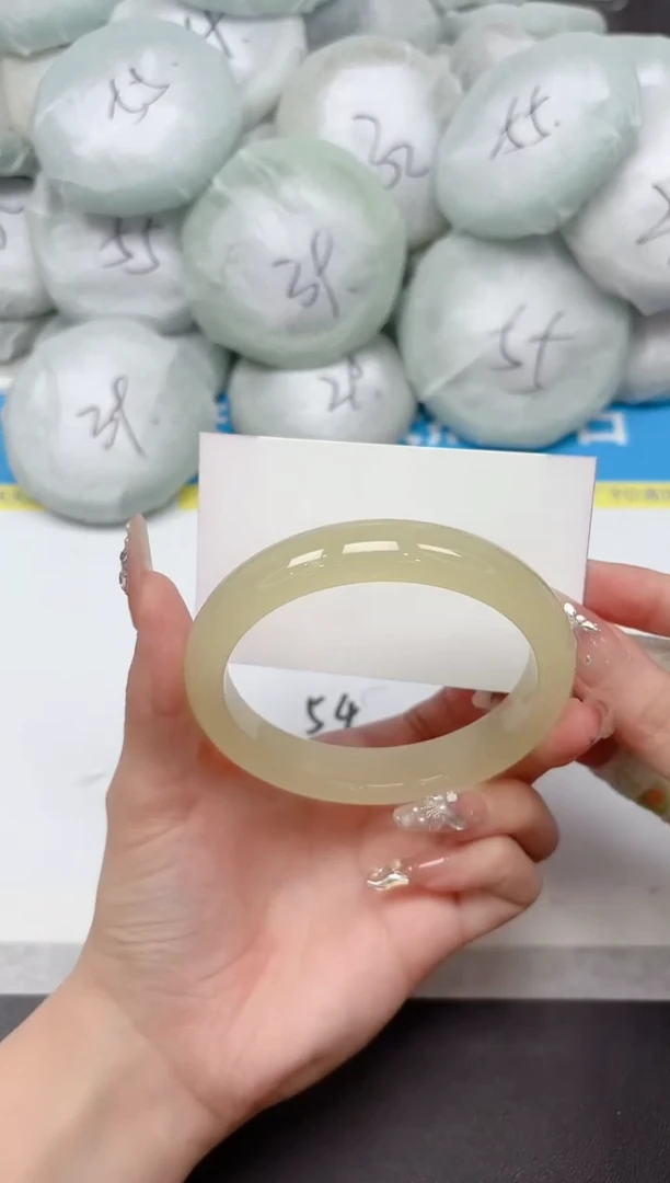 未镶嵌手镯石英质玉79-63.7