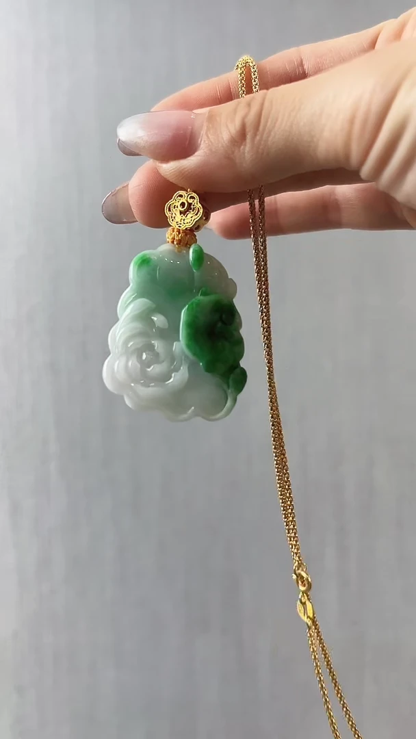 翡翠未镶嵌颈饰花