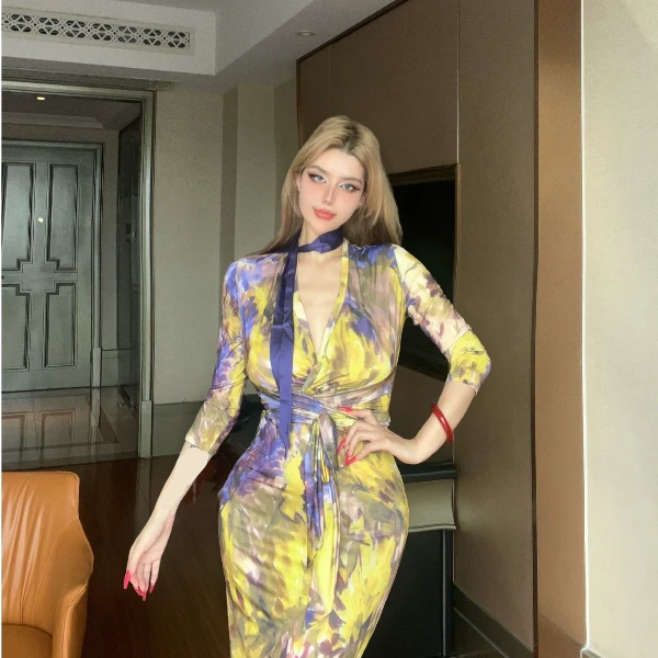 【夏日主题】新款性感御姐风情优雅气质扎染印花V领飘带连衣裙女装