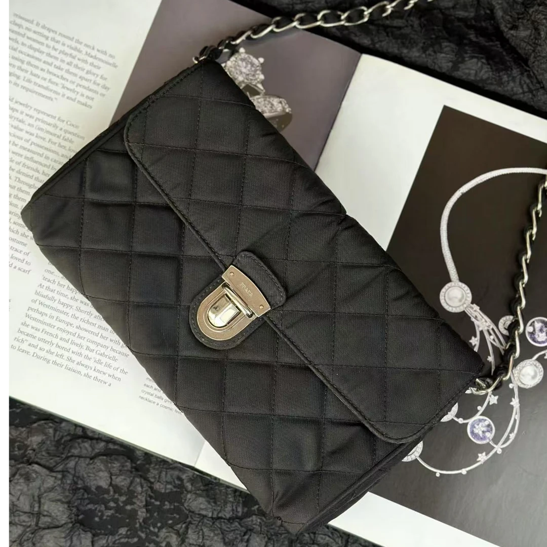 95新 Prada/普拉达 胖虎安安/公价0/箱包/两用包/31B2509110018