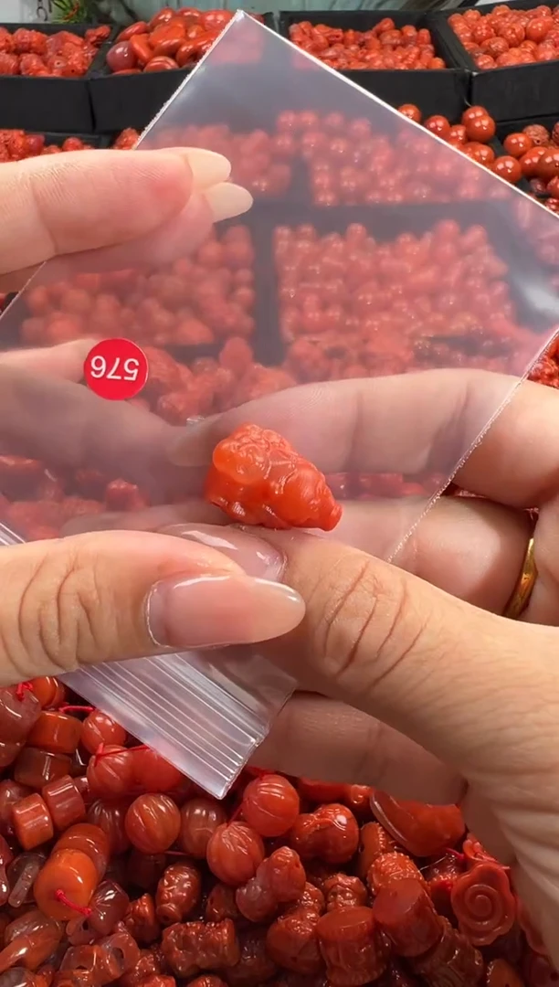 颈饰未镶嵌南红玛瑙12