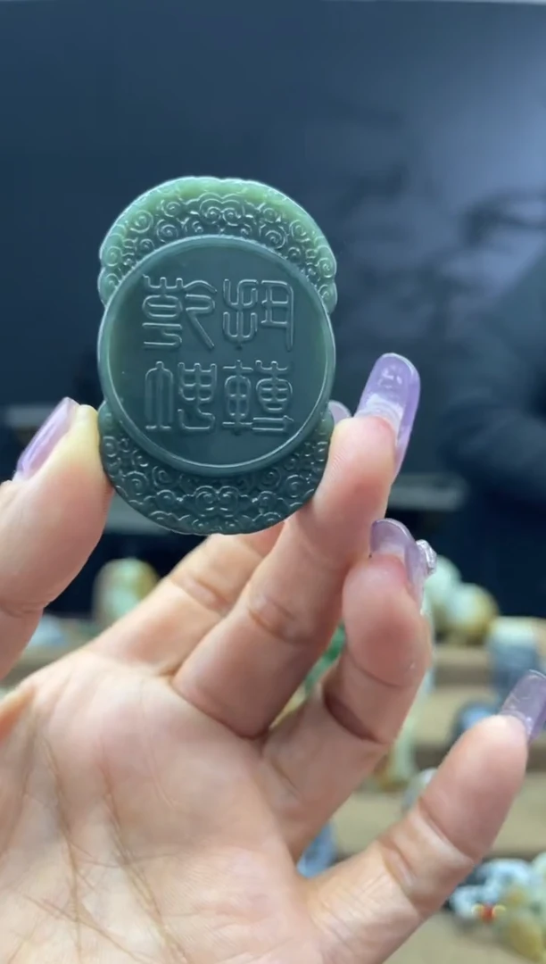 颈饰未镶嵌和田玉1