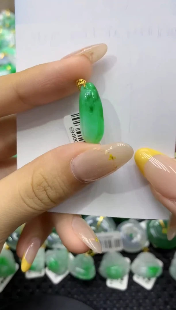 颈饰18K金镶嵌翡翠天然缅甸翡翠A货
