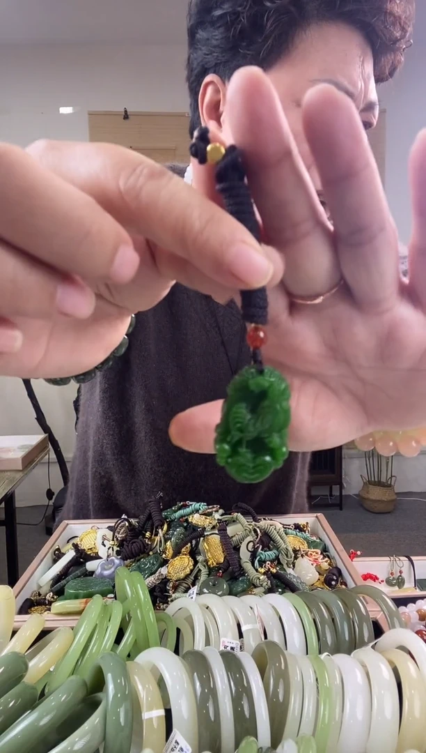 颈饰未镶嵌和田玉多样性拍一发一  小鸡 0330