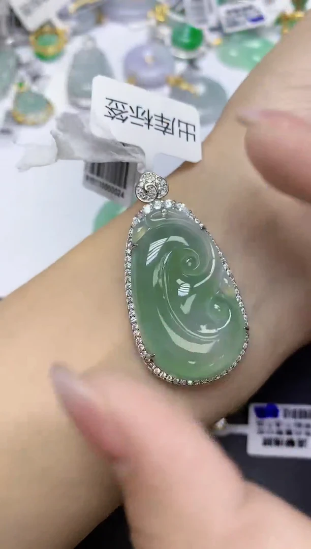 颈饰未镶嵌翡翠天然缅甸翡翠A货多样性发一件