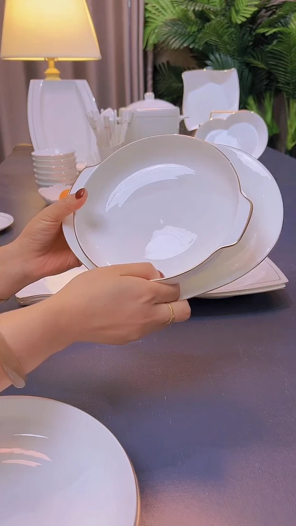 45%以上骨粉骨瓷双耳窝盘 爱心盘各1个