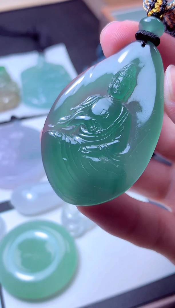 颈饰未镶嵌翡翠天然A货翡翠
