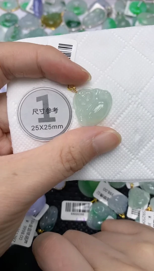 翡翠18K金镶嵌颈饰1111111