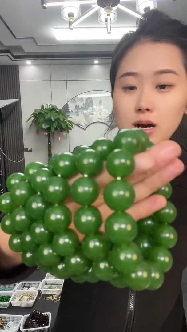 绿色圆珠卡16手串多样性发货一