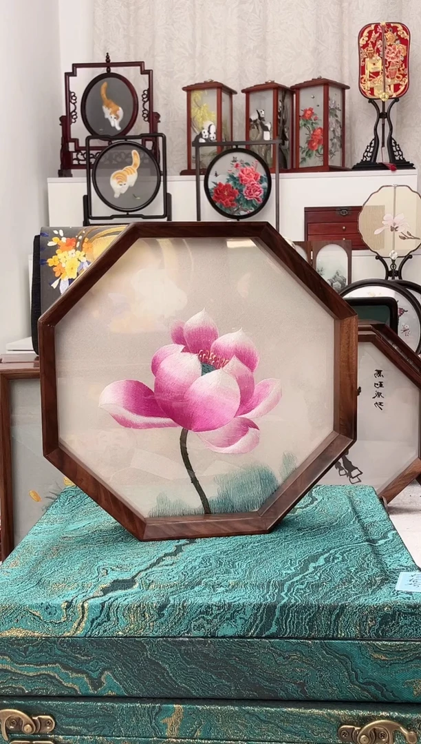扇子苏绣作品手工摆台