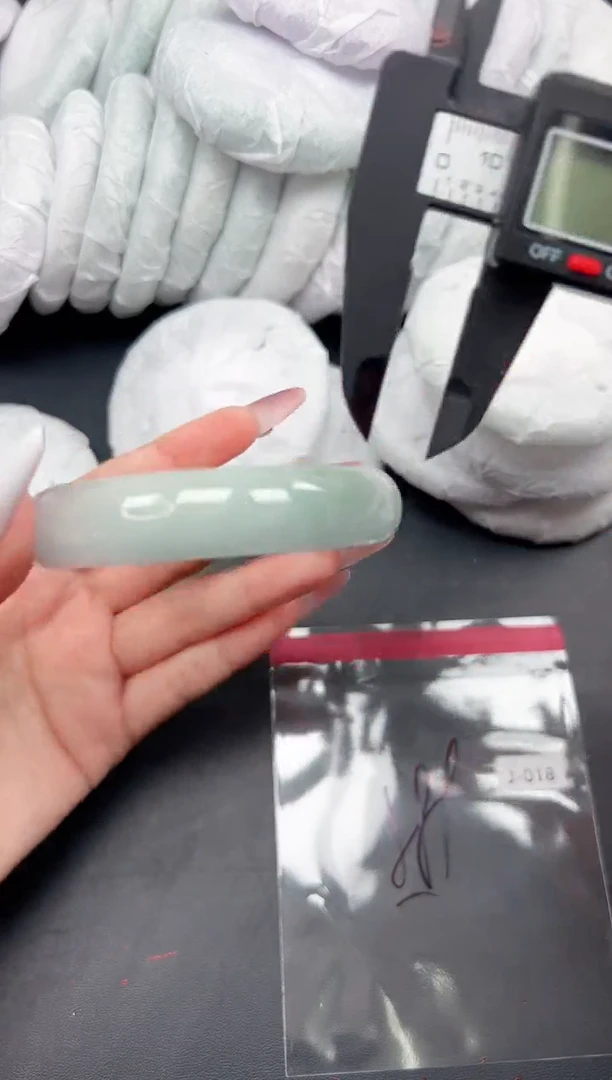 精品手镯，一物一拍J-018