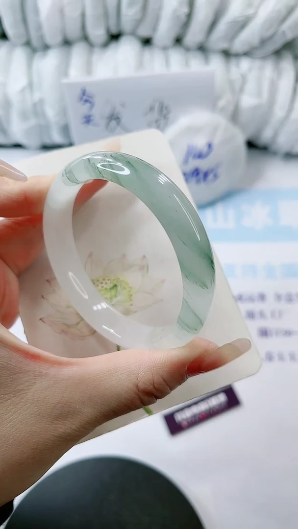 【闪购商品】石英质玉手镯未镶嵌多样性发货L44