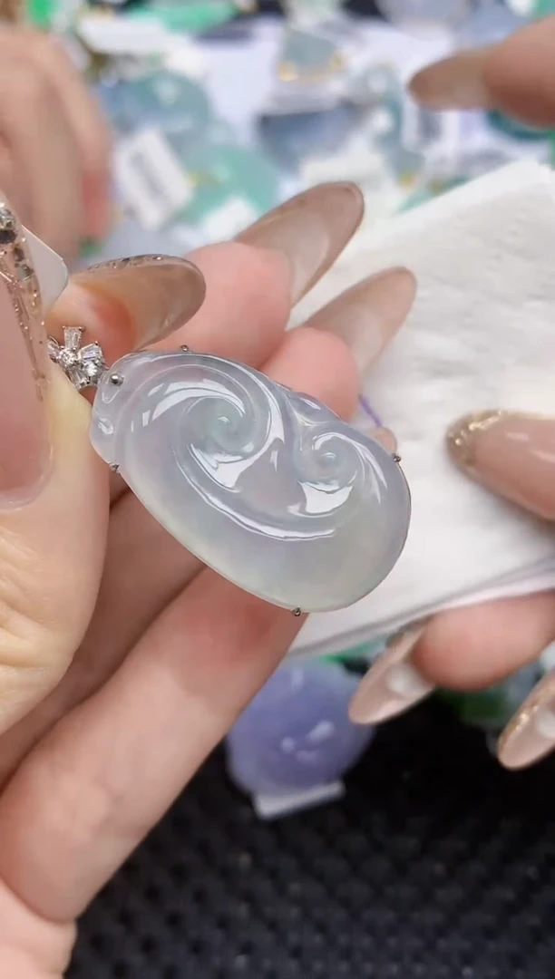 颈饰18K金镶嵌翡翠398   天然翡翠A货  百元以上9米证书费自理