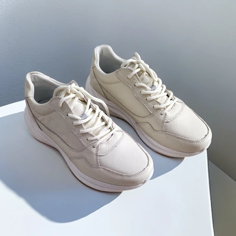 头层牛皮透气通勤运动圆头防水休闲皮鞋男士鞋子舒适小白鞋牛皮