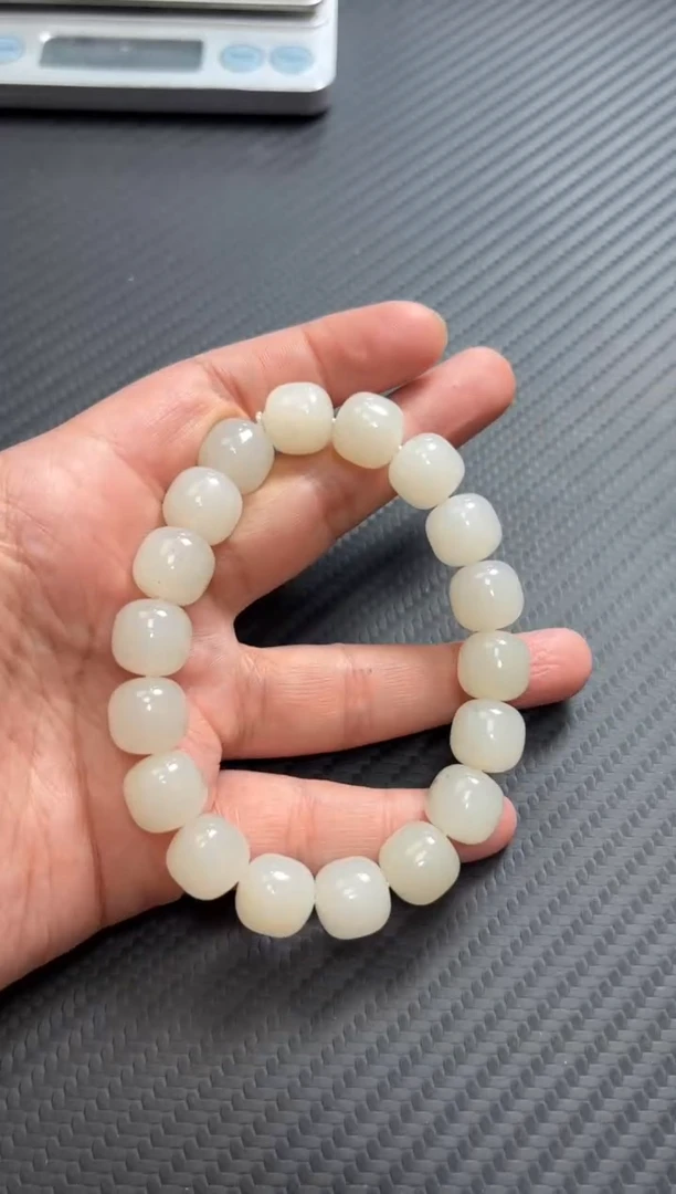 手串未镶嵌和田玉黑山微色差卡12手串M K