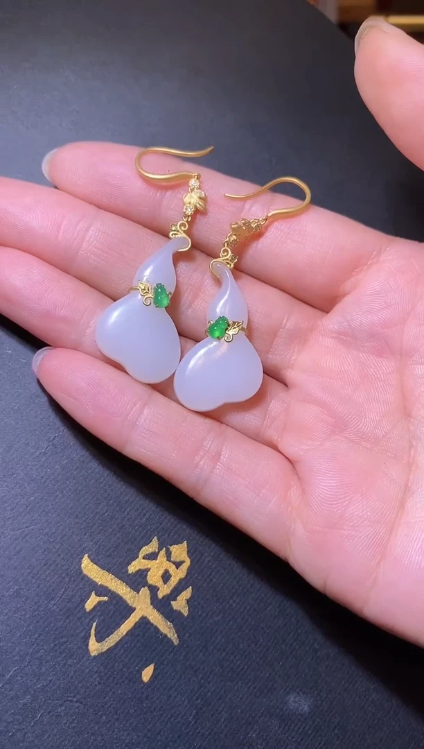 18K金镶嵌和田玉耳饰和田葫芦耳坠