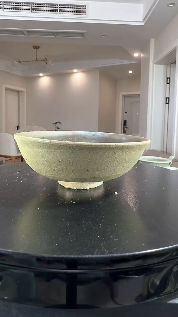 瓷片龙泉青瓷大碗口有小瑕疵