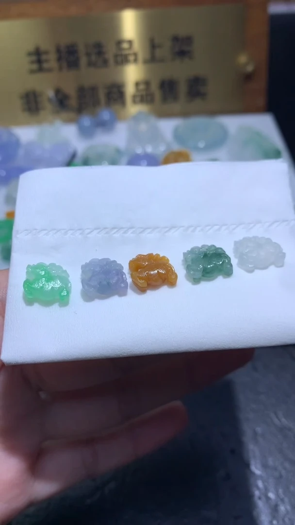 未镶嵌定制翡翠毛货