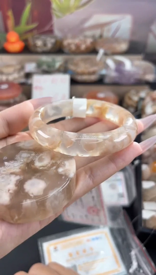 未镶嵌手镯石英质玉56