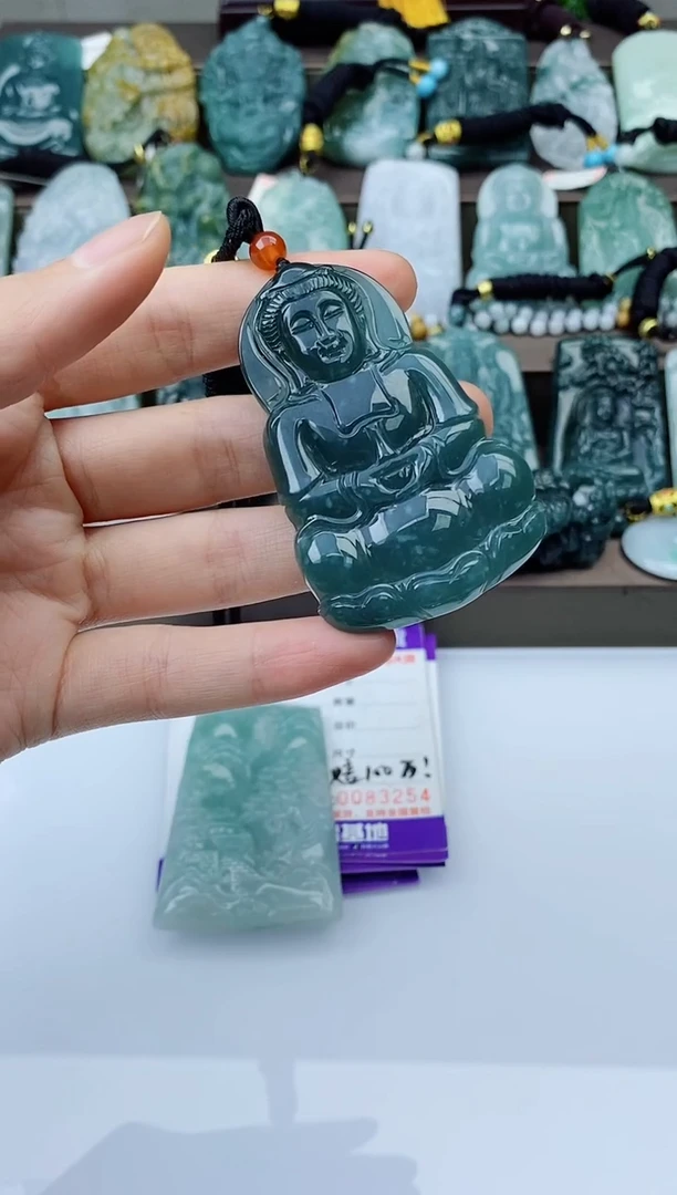 翡翠未镶嵌颈饰