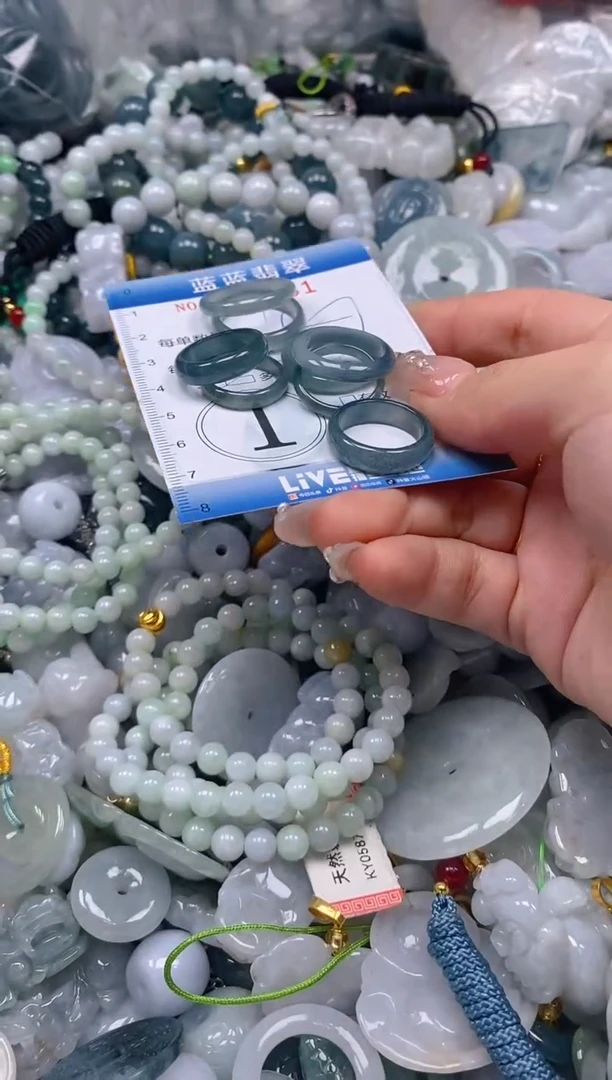 翡翠未镶嵌颈饰闪购0263631多样性发其一