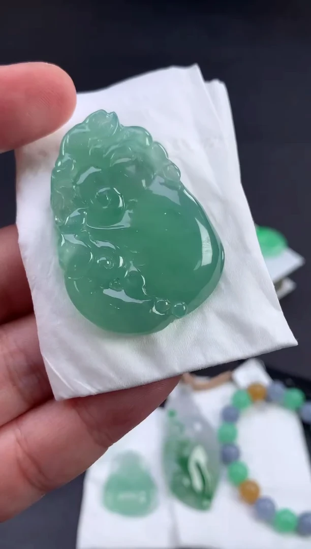 未镶嵌定制翡翠翡翠