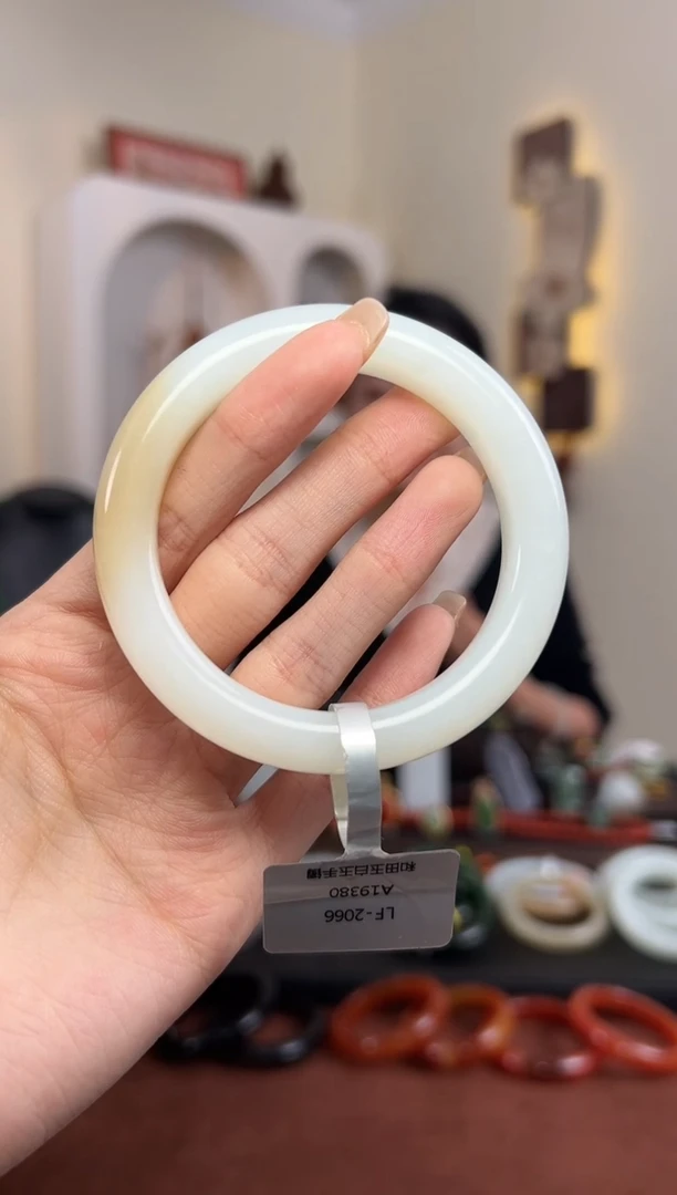 【闪购商品】和田玉手镯未镶嵌S1- 54mm 