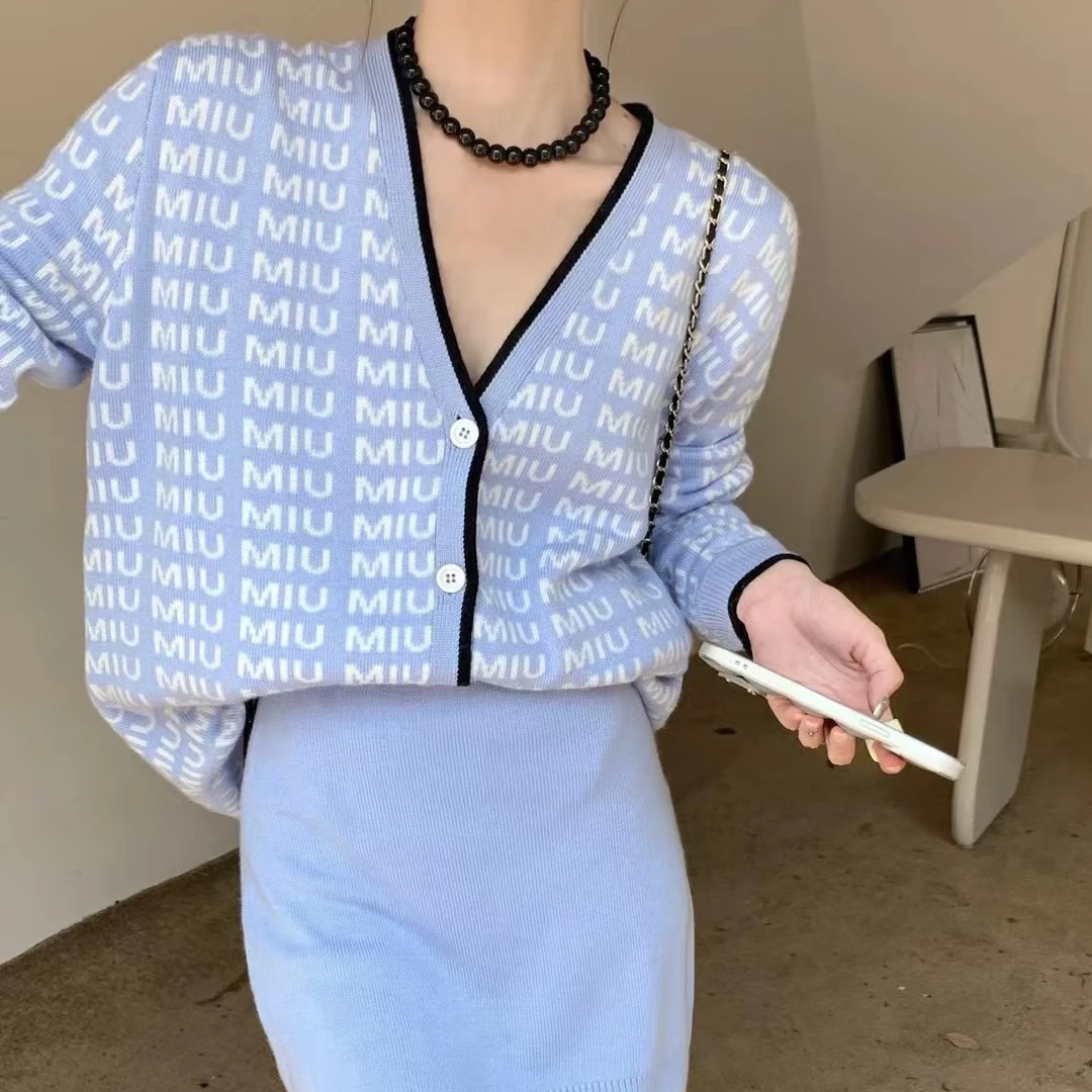 未使用 MIU MIU/缪缪 Miu Miu 满印logo针织羊毛衫 蓝白36