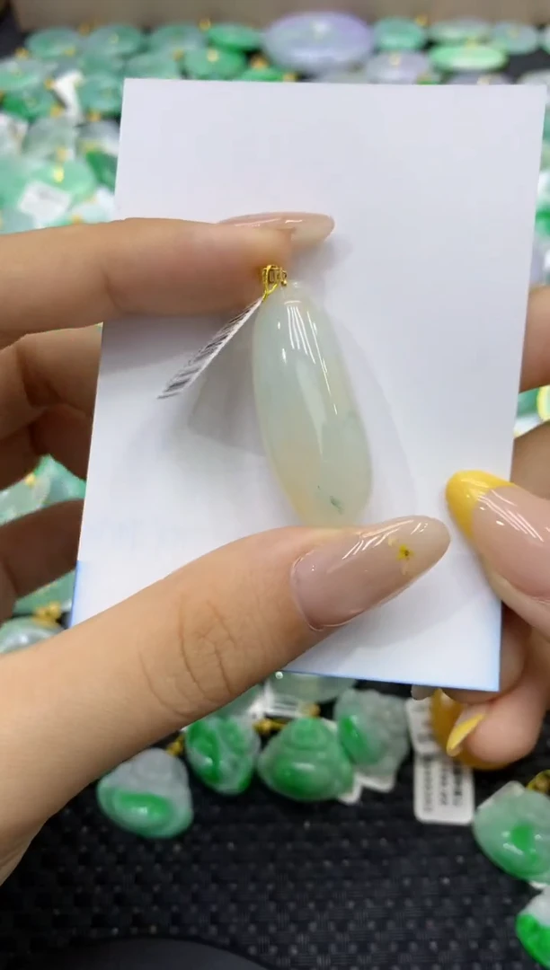 颈饰未镶嵌翡翠天然缅甸翡翠A货