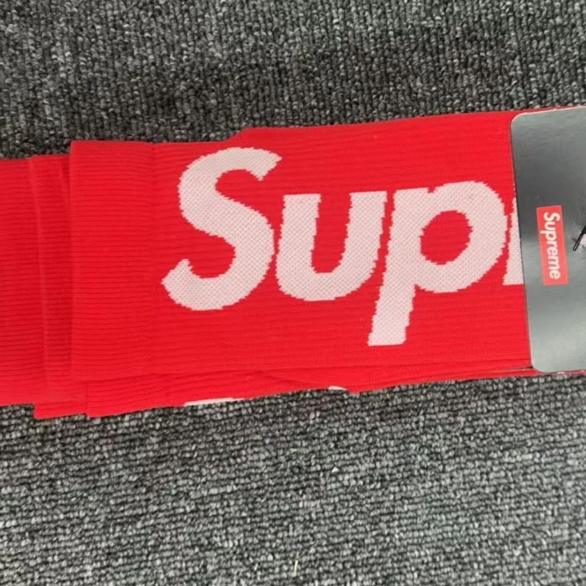 【梅】supreme logo袜子 潮流配件