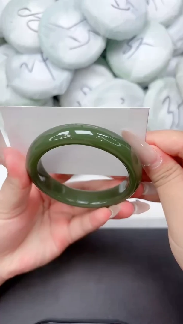 未镶嵌手镯石英质玉10-62.4