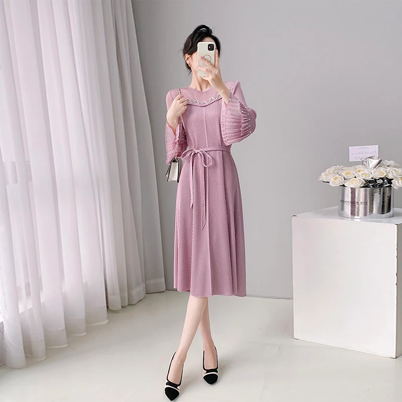 2025新款法式气质常规袖堆堆袖纯色褶皱连衣裙显瘦秋季收腰裙子