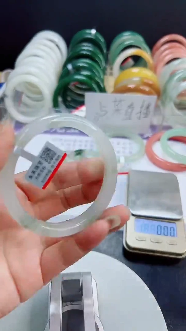 未镶嵌手镯石英质玉10/58.6