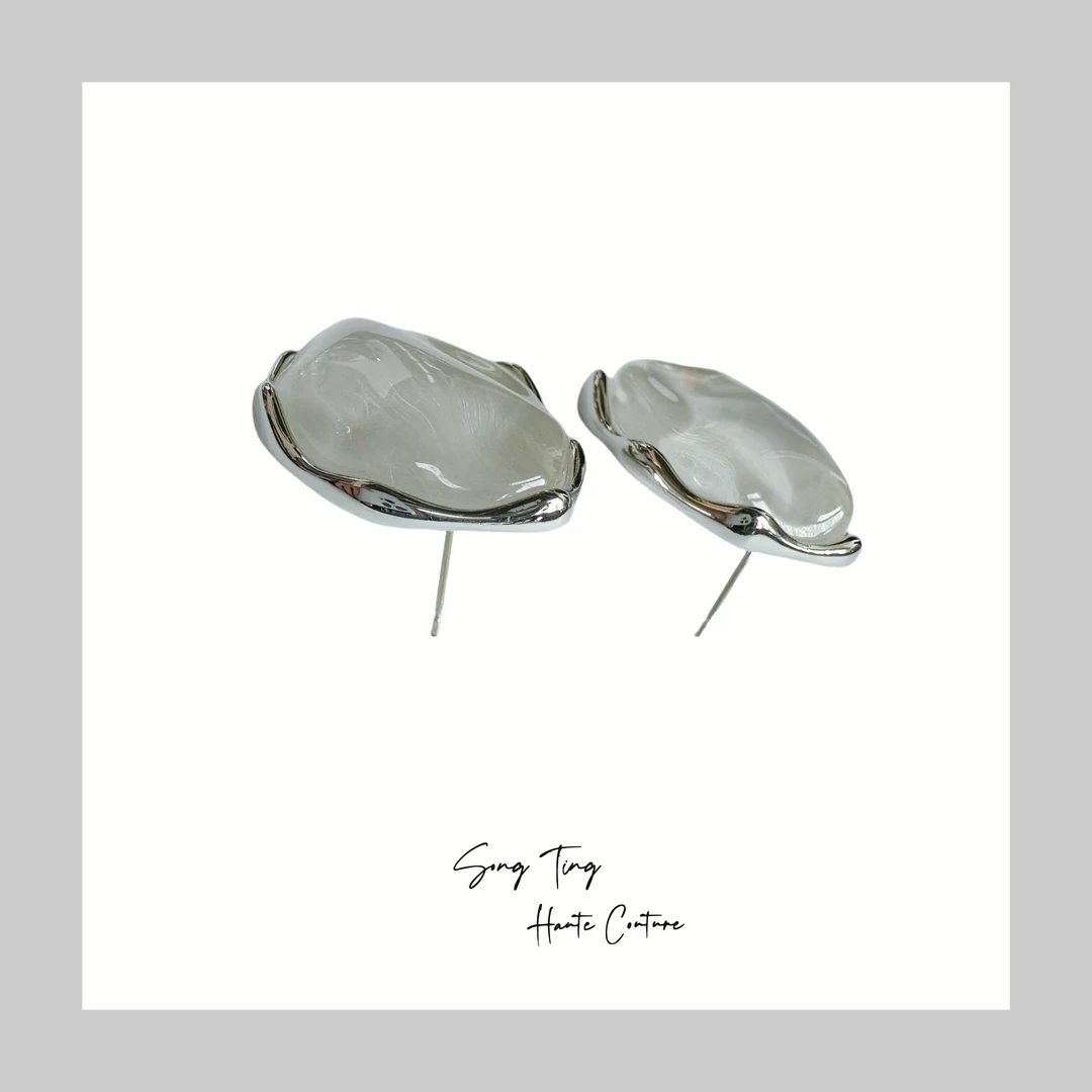 铜合金树脂耳饰 SONG TING 波光粼粼透明复古时尚高级感简约耳钉