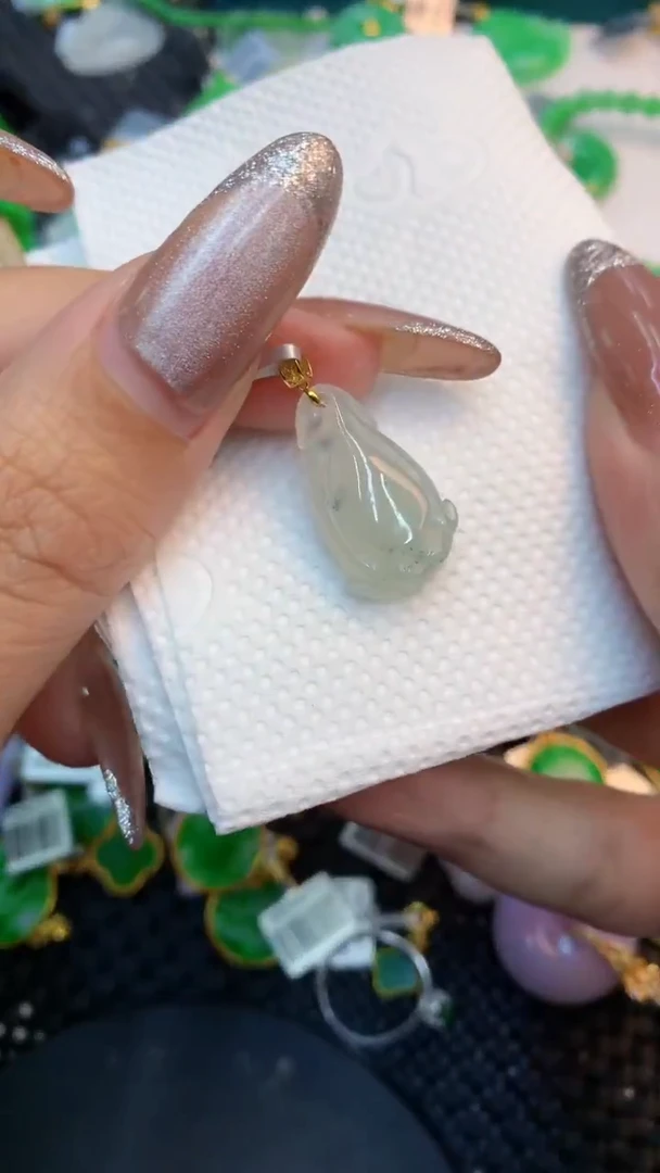 颈饰未镶嵌翡翠1