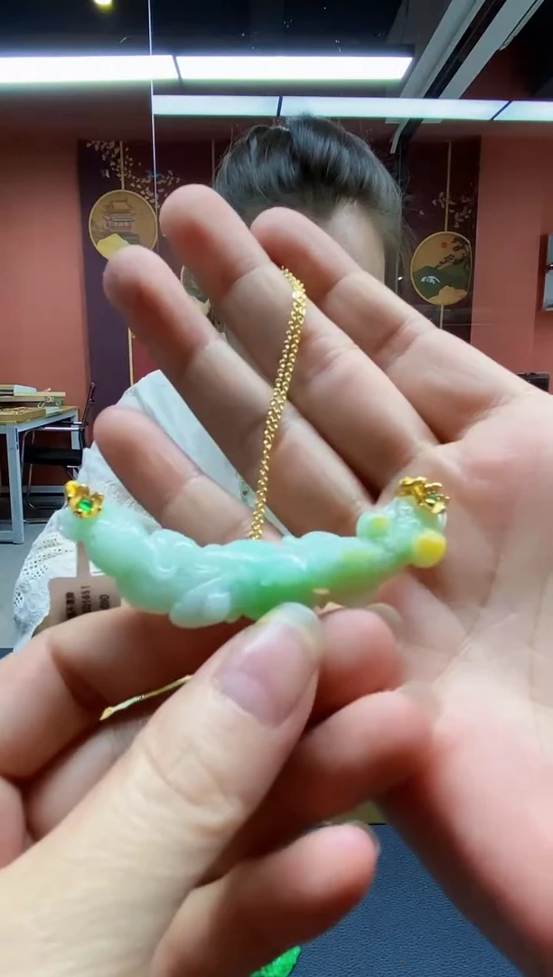 颈饰未镶嵌翡翠吊坠