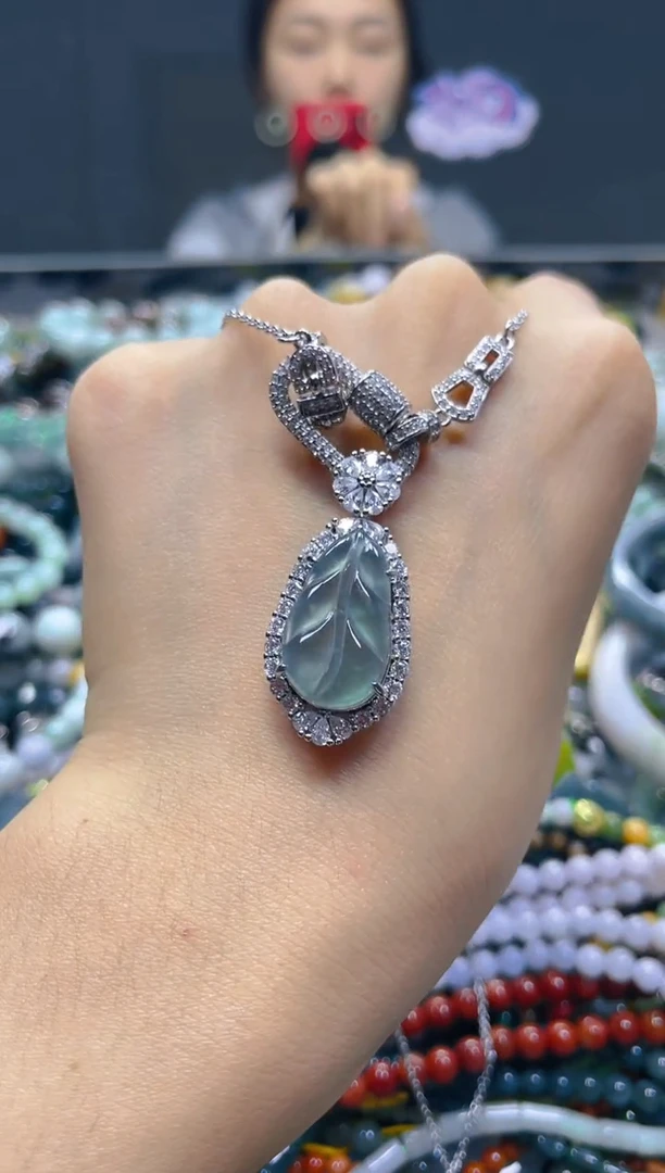 颈饰未镶嵌翡翠/L/翡翠A货，一件也是批发价