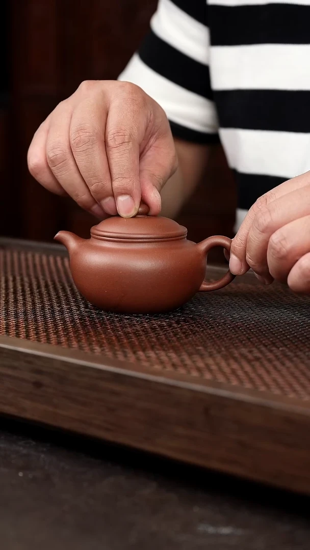 茶壶紫砂红皮龙永福莲子