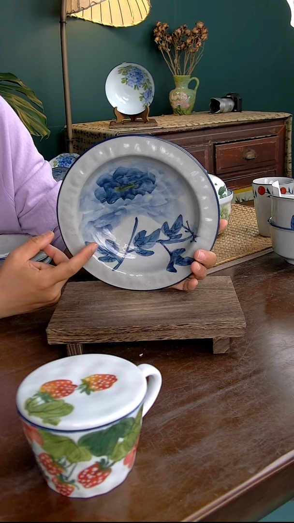 瓷片8英寸帽子盘-青花牡丹