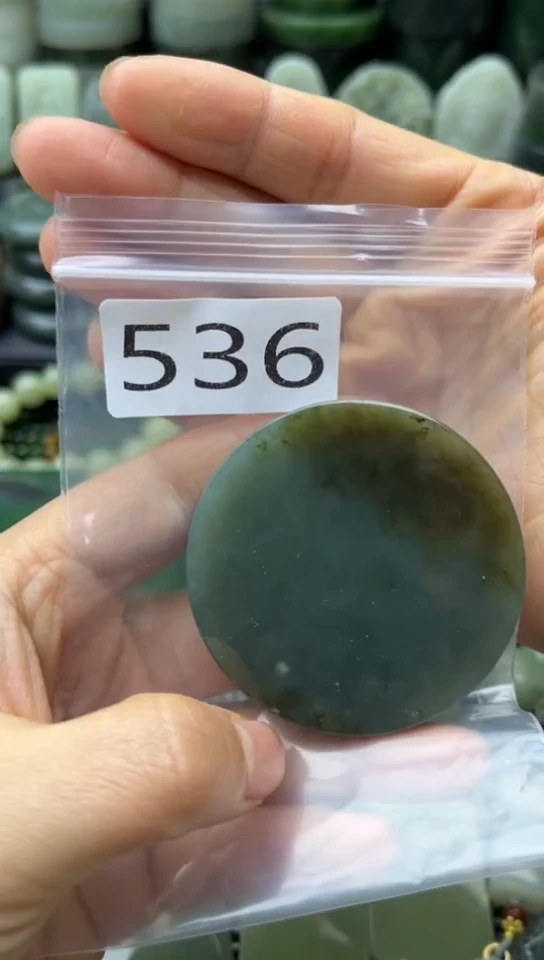 未镶嵌和田玉珠宝半成品镯芯